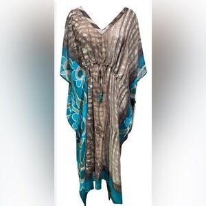 ANIMAL LEISURE Multi Color Dress. Ties at the waist. Beautiful colors!